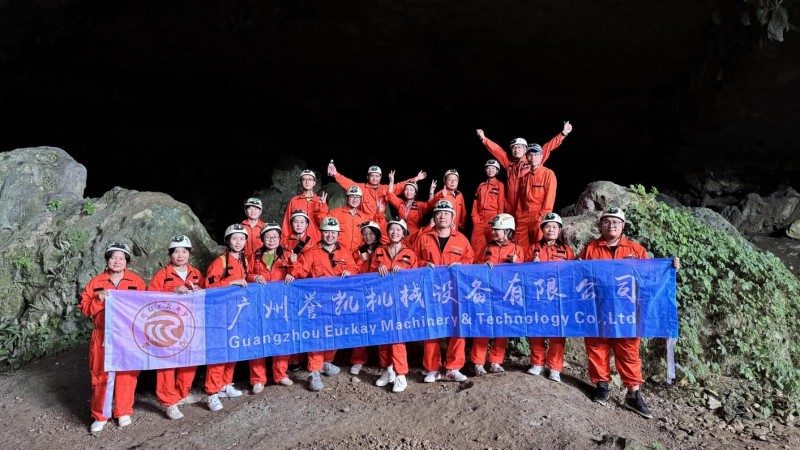 Ecouri din adâncurile peșterii: o întâlnire reciprocă cu natura și membrii echipei